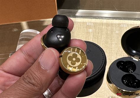 lv horizon earphones price in india|louis vuitton light up earphones.